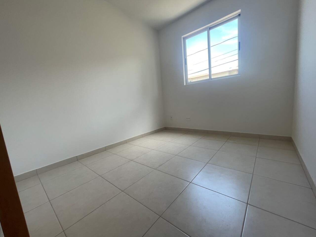 Apartamento à Venda no Bairro Cândida Ferreira, Contagem – 2 Quartos, Varanda e 2 Vagas!