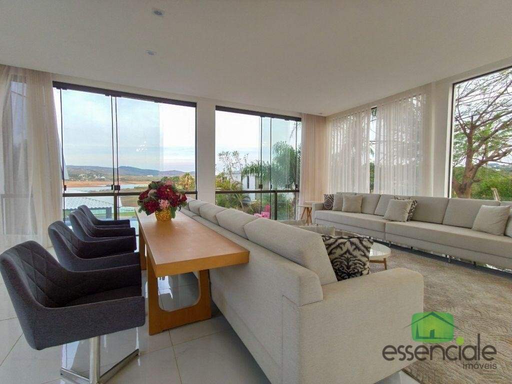 Belíssima casa de alto padrão no Condomínio Escarpas do Lago – 11 suítes, piscina e heliportos