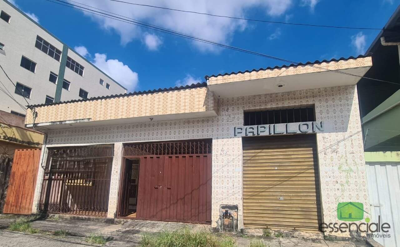 Casa à venda em lote de 360m² no bairro Riacho Das Pedras – 3 quartos e 4 barracões