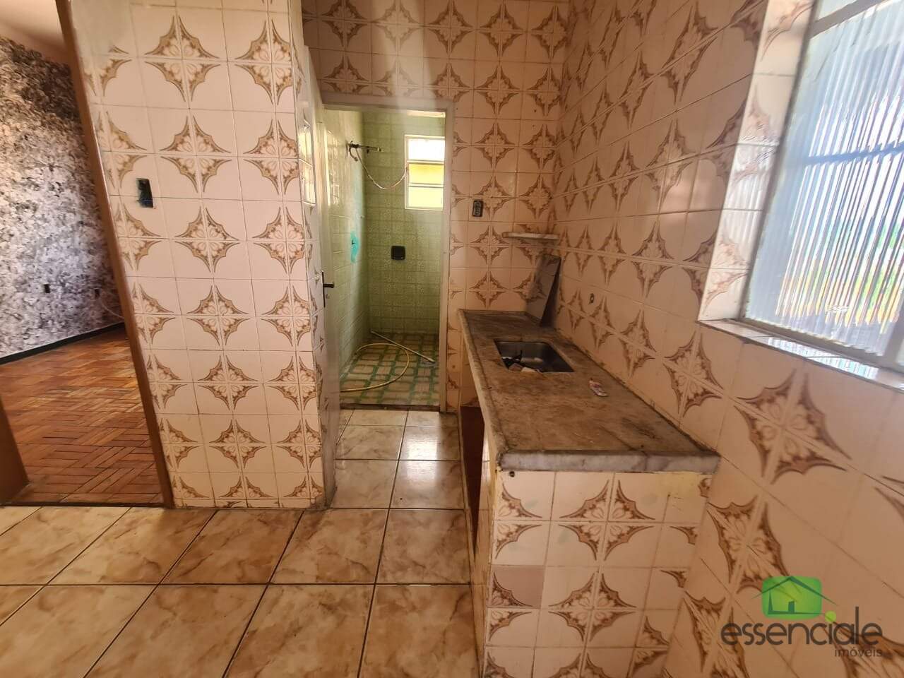 Casa à venda em lote de 360m² no bairro Riacho Das Pedras – 3 quartos e 4 barracões