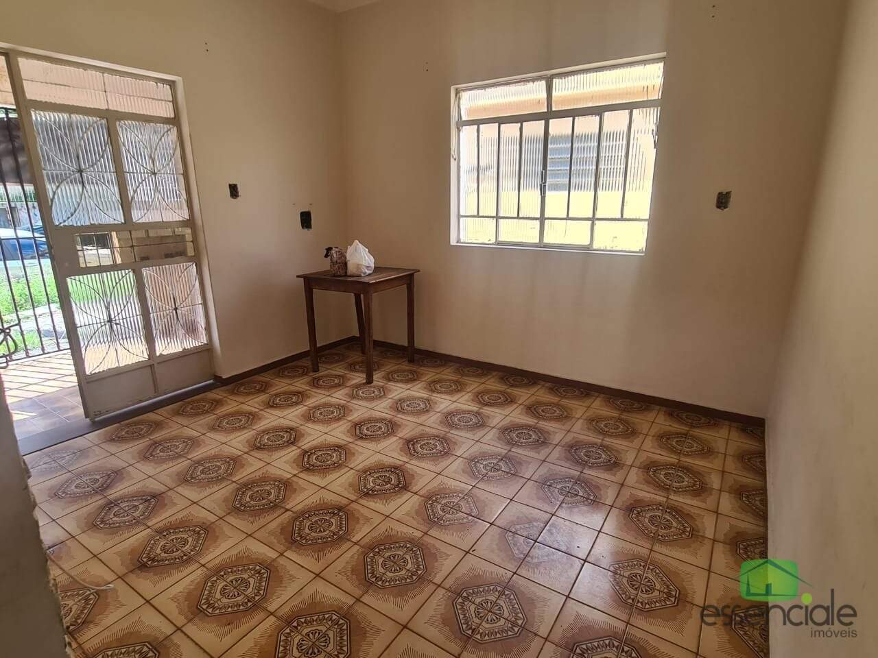 Casa à venda em lote de 360m² no bairro Riacho Das Pedras – 3 quartos e 4 barracões
