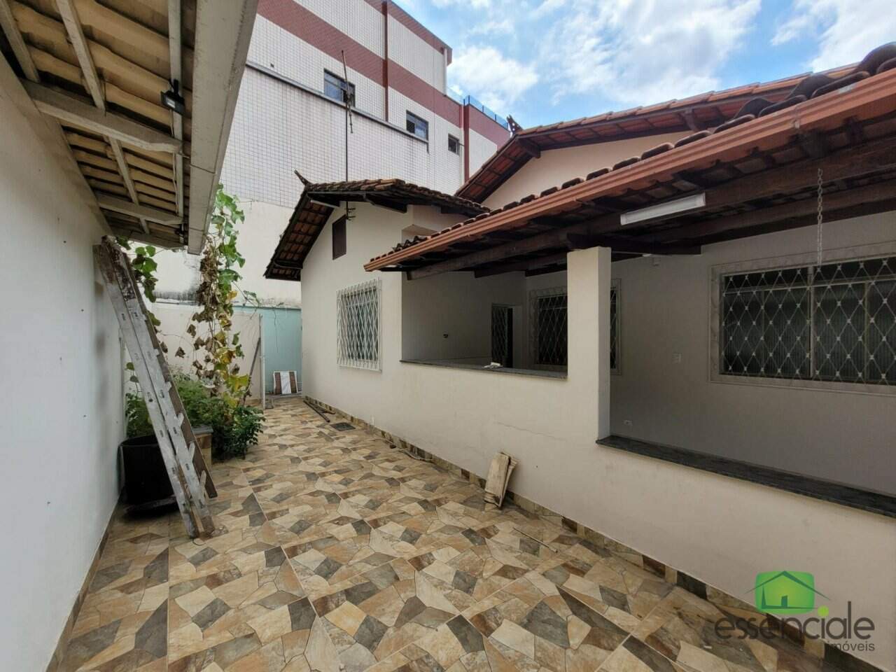 Casa 3 Quartos com Suíte e Anexo nos Fundos – Eldorado