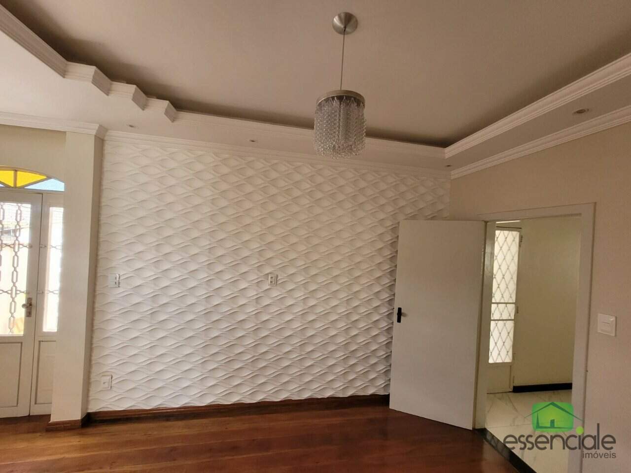Casa 3 Quartos com Suíte e Anexo nos Fundos – Eldorado