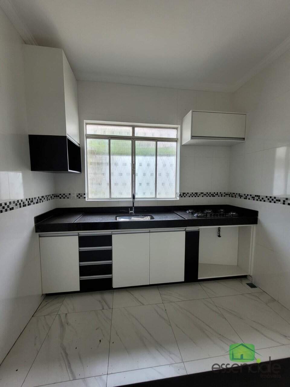 Casa 3 Quartos com Suíte e Anexo nos Fundos – Eldorado
