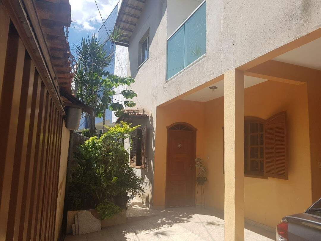 Casa à venda no bairro Eldorado, em Contagem - MG