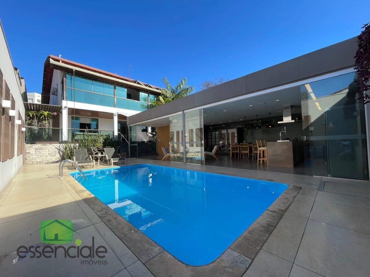 Casa de Alto Padrão 4 Quartos | Piscina Aquecida | Espaço Gourmet | 6 Vagas | Centro de Contagem | Porteira Fechada