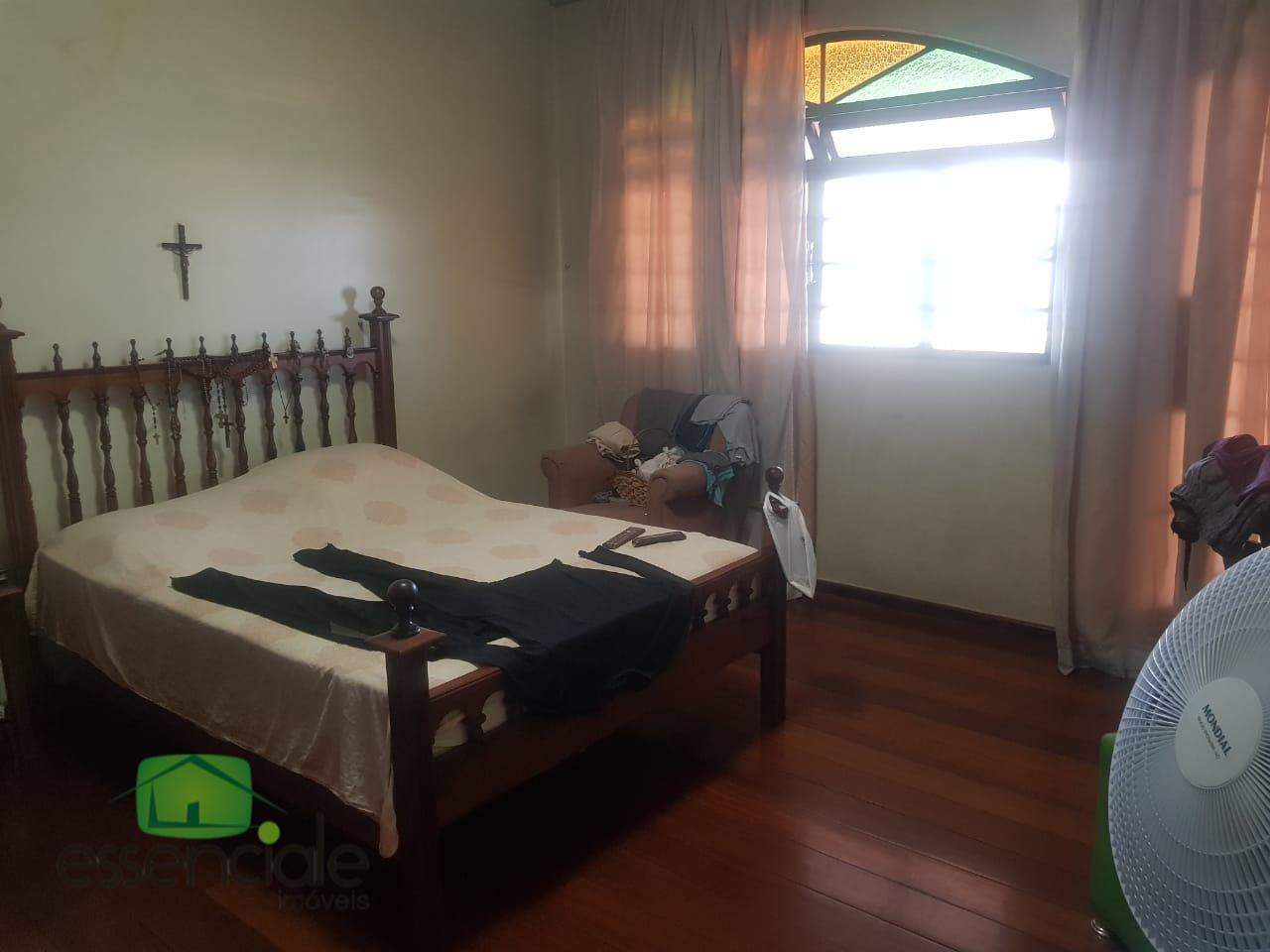 Ampla Casa com 4 Pavimentos e 700m² no Bairro Santa Cruz Industrial – Contagem/MG