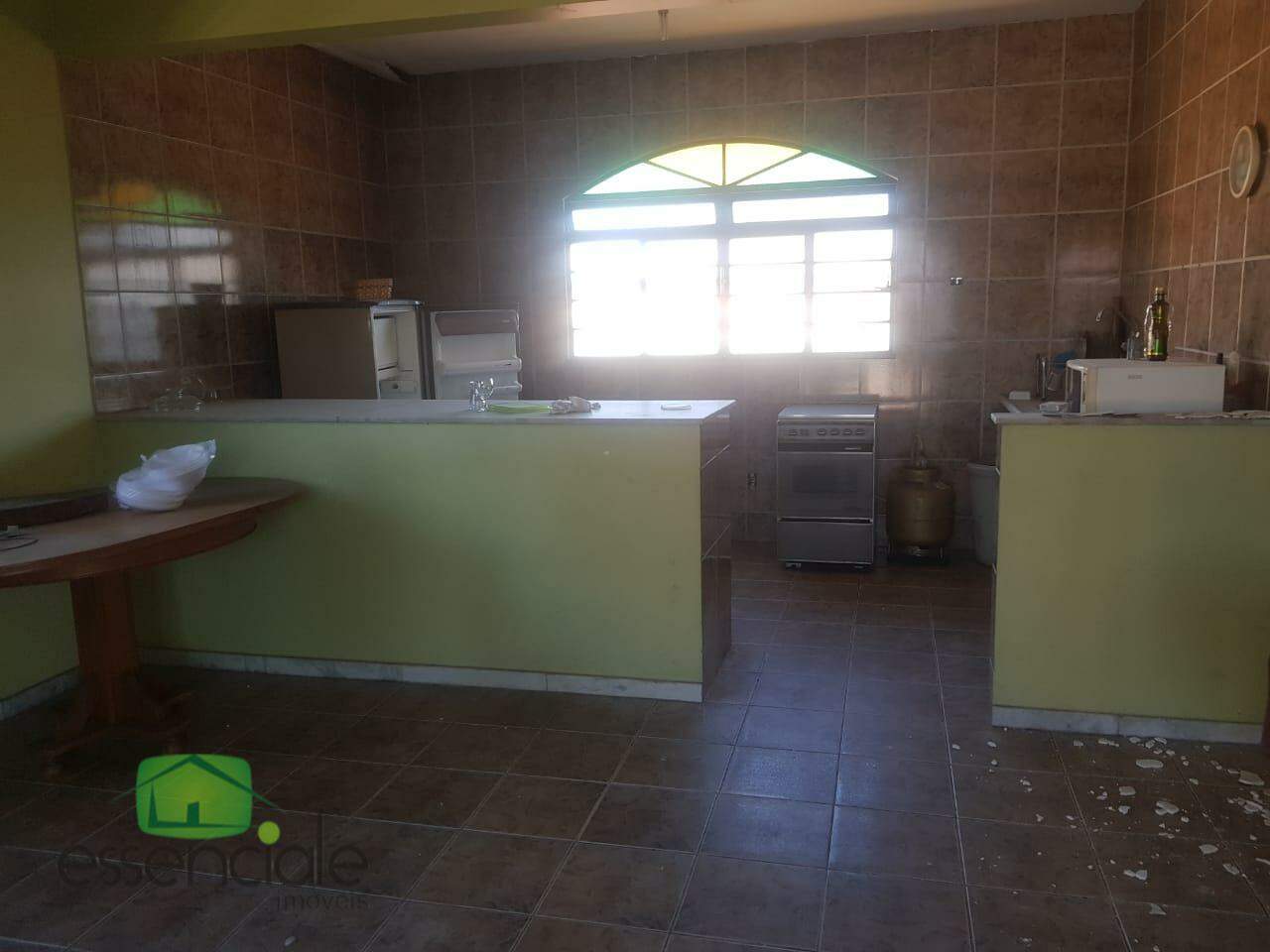 Ampla Casa com 4 Pavimentos e 700m² no Bairro Santa Cruz Industrial – Contagem/MG