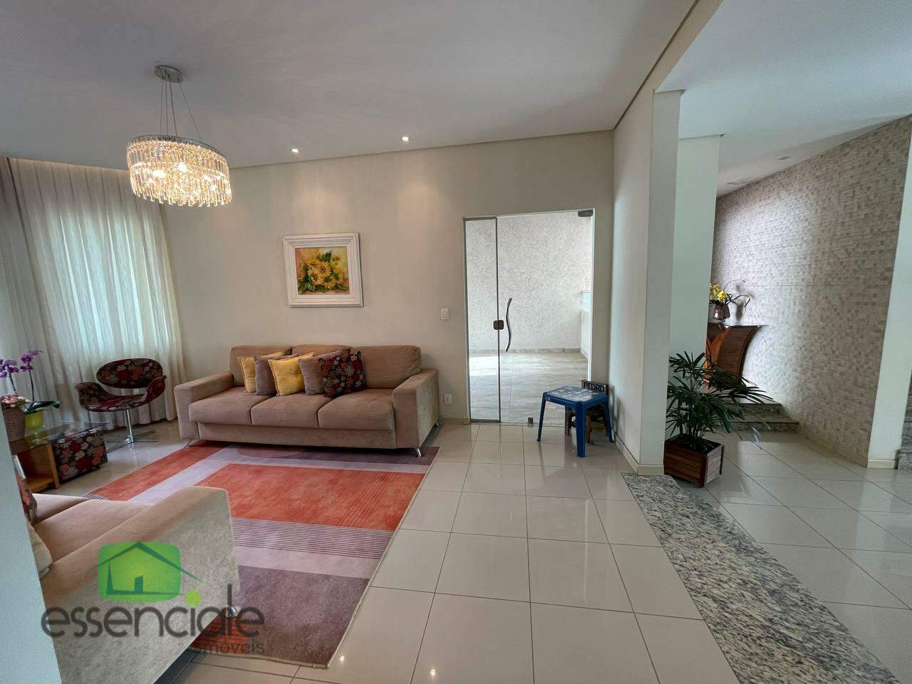 Casa de alto padrão à venda no Jardim Riacho das Pedras – Contagem, com 4 quartos, piscina e espaço gourmet
