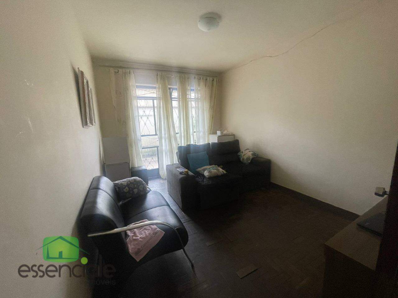 Casa à venda com 3 quartos e 2 barracões no quintal – Contagem