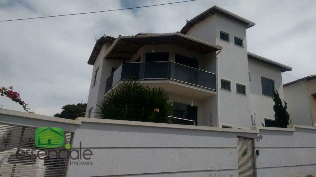 Casa de 4 quartos no bairro Industrial, Contagem MG