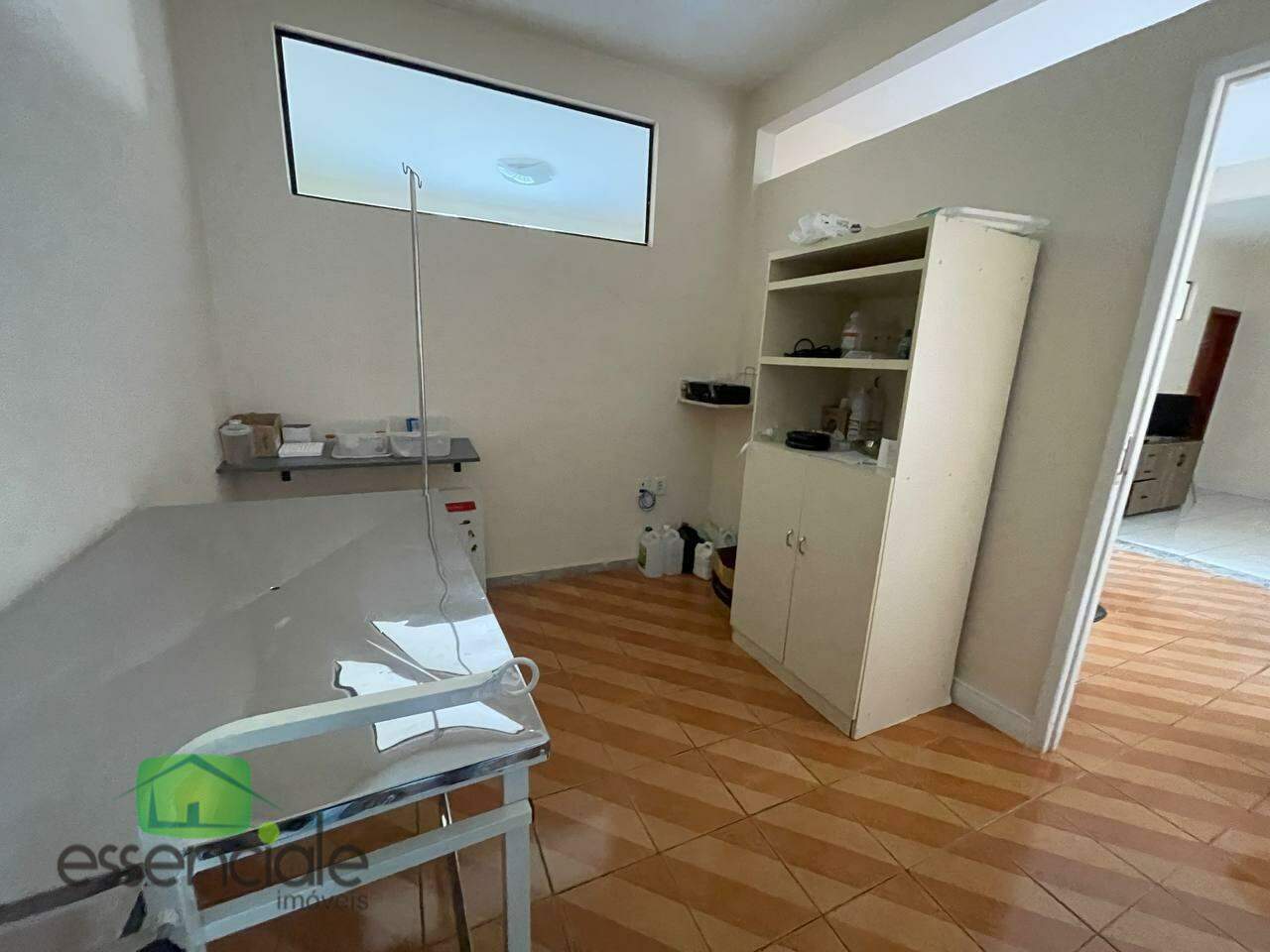 Alugo - Casa Comercial no Eldorado em Contagem/MG R$ 8.300,00