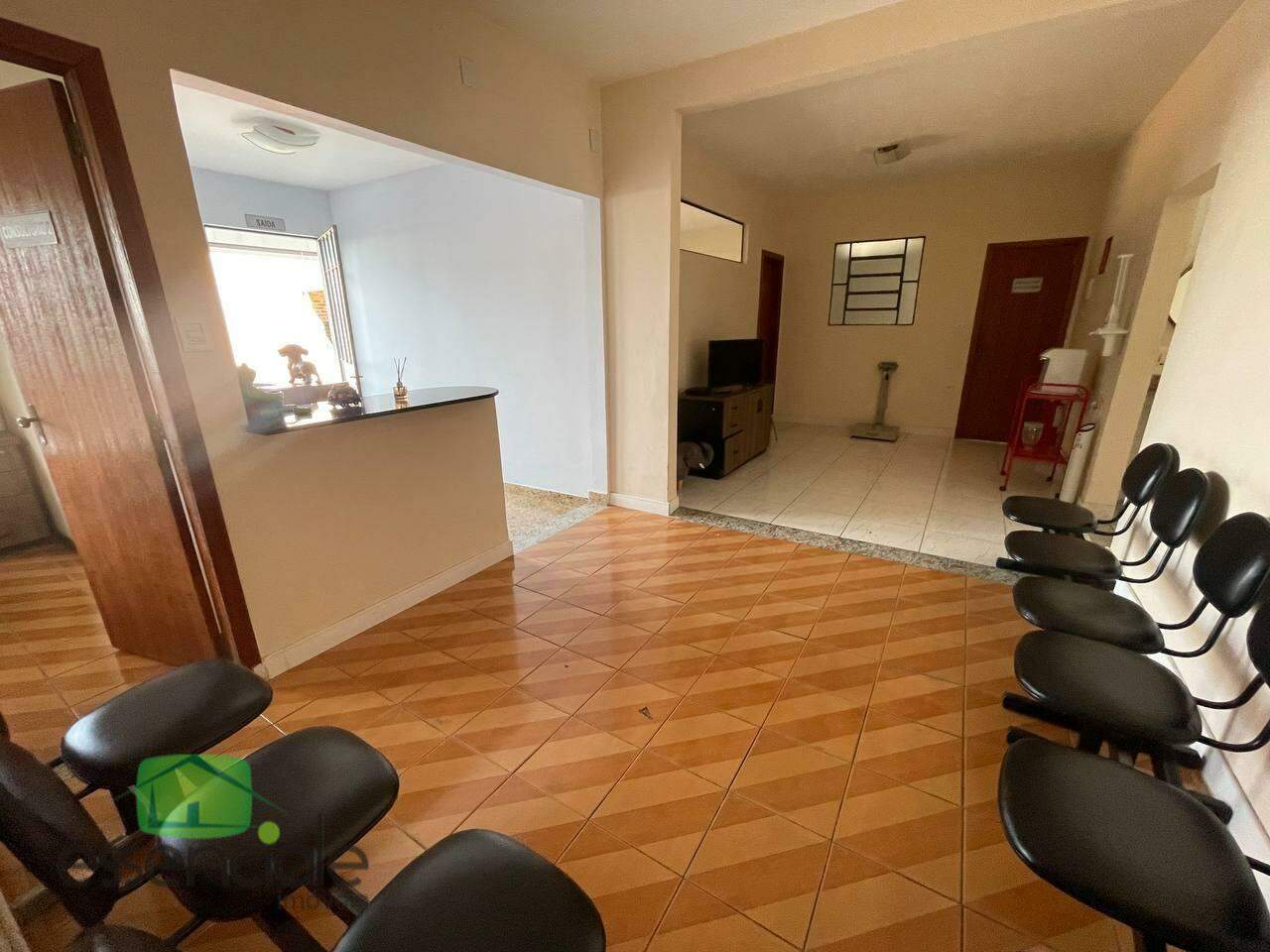 Alugo - Casa Comercial no Eldorado em Contagem/MG R$ 8.300,00