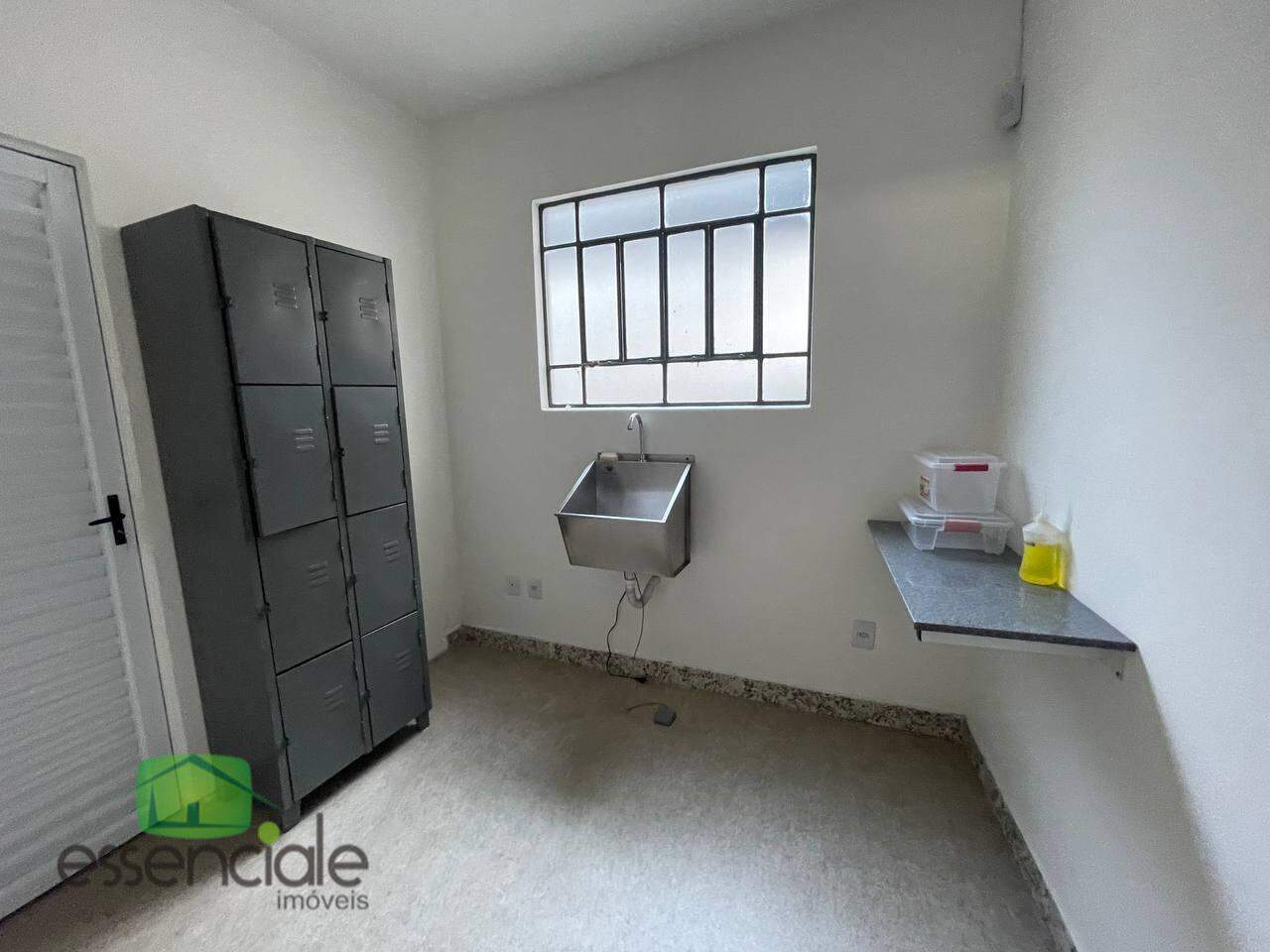 Alugo - Casa Comercial no Eldorado em Contagem/MG R$ 8.300,00
