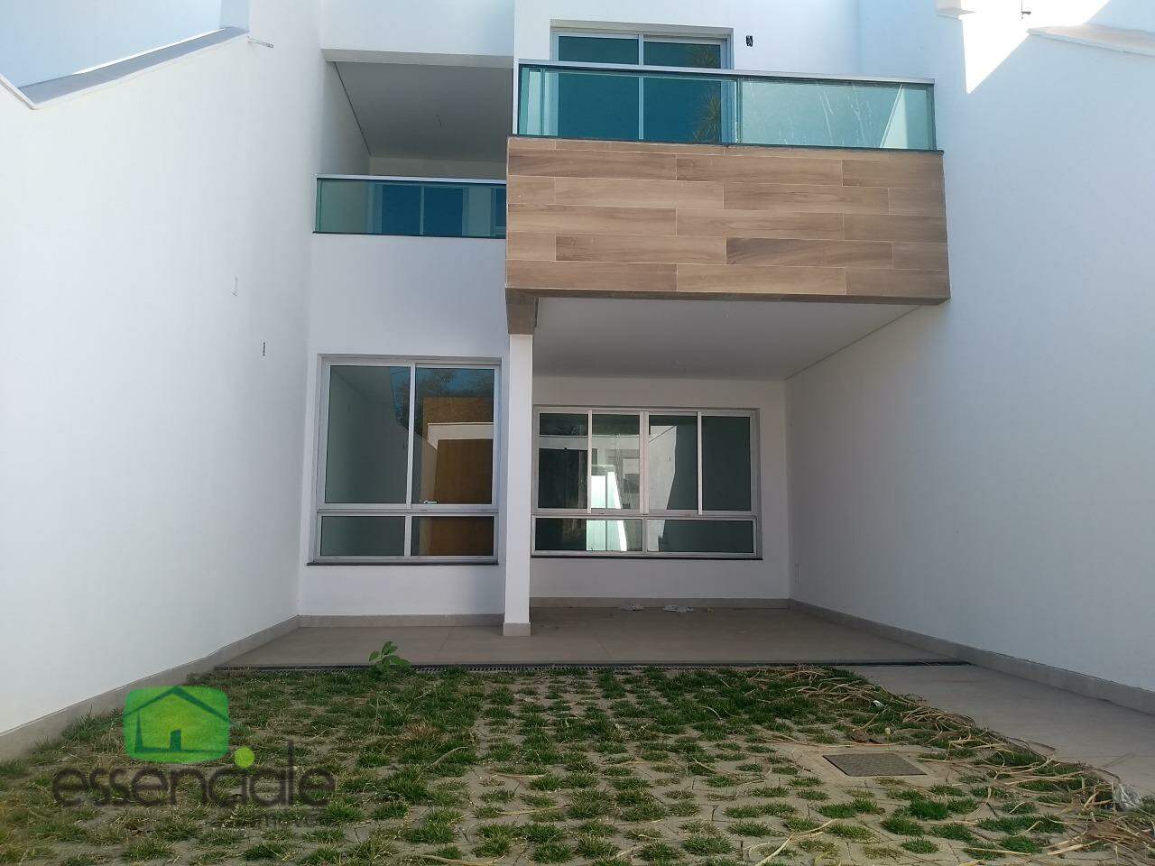 Casa geminada à venda no bairro Nossa Senhora de Fátima, Contagem – 3 quartos, suíte e fino acabamento