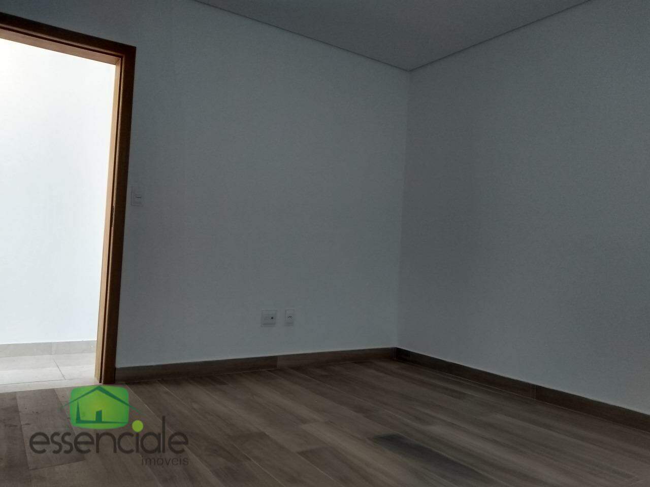 Casa geminada à venda no bairro Nossa Senhora de Fátima, Contagem – 3 quartos, suíte e fino acabamento