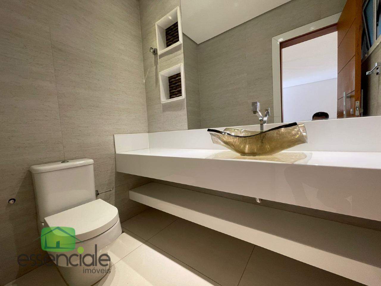 Casa à venda em condomínio na região central de Contagem – 4 quartos, suítes e lazer completo!