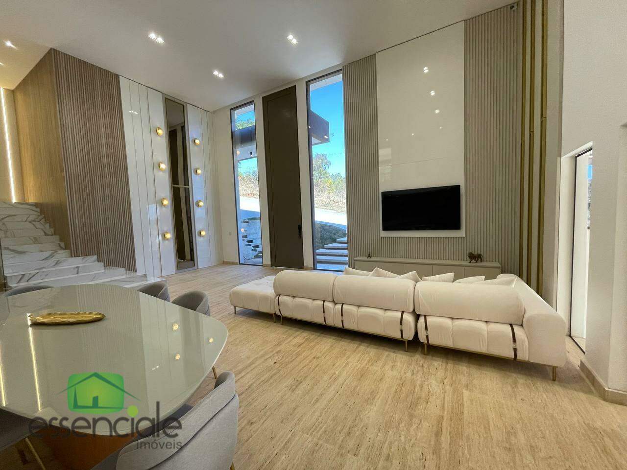Casa de luxo à venda no condomínio Estância do Lago – 4 suítes, piscina, espaço gourmet e porteira fechada