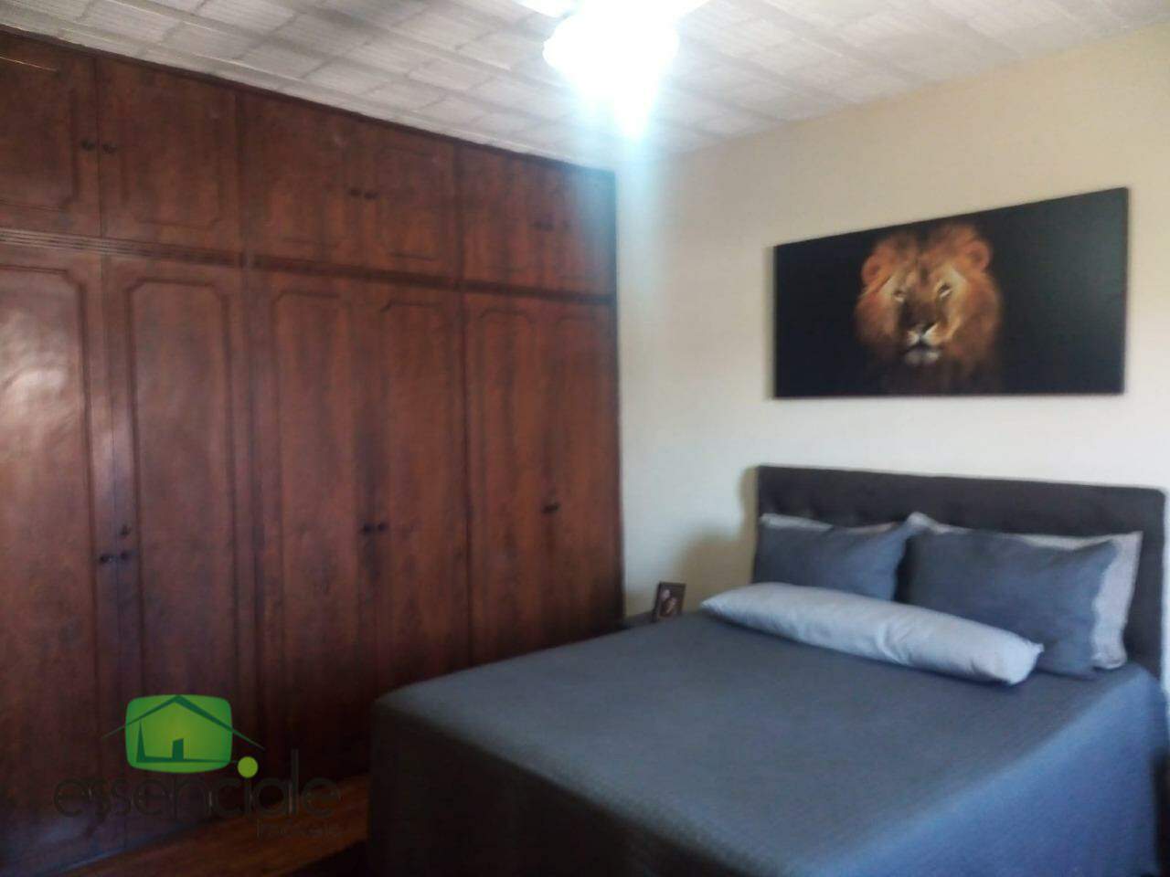 Casa 5 Quartos, 4 Vagas - Próximo Colégio Santo Agostinho no Jardim Riacho em Contagem/MG