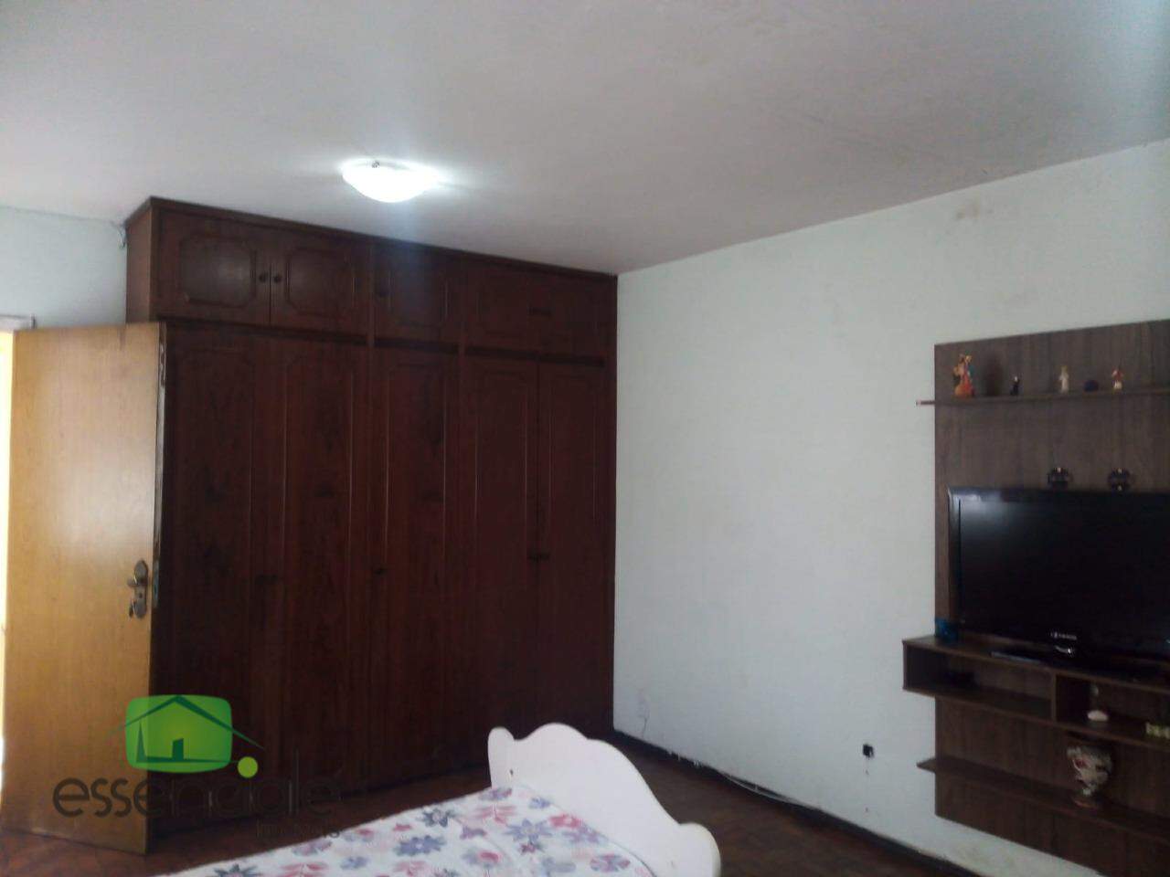 Casa 5 Quartos, 4 Vagas - Próximo Colégio Santo Agostinho no Jardim Riacho em Contagem/MG