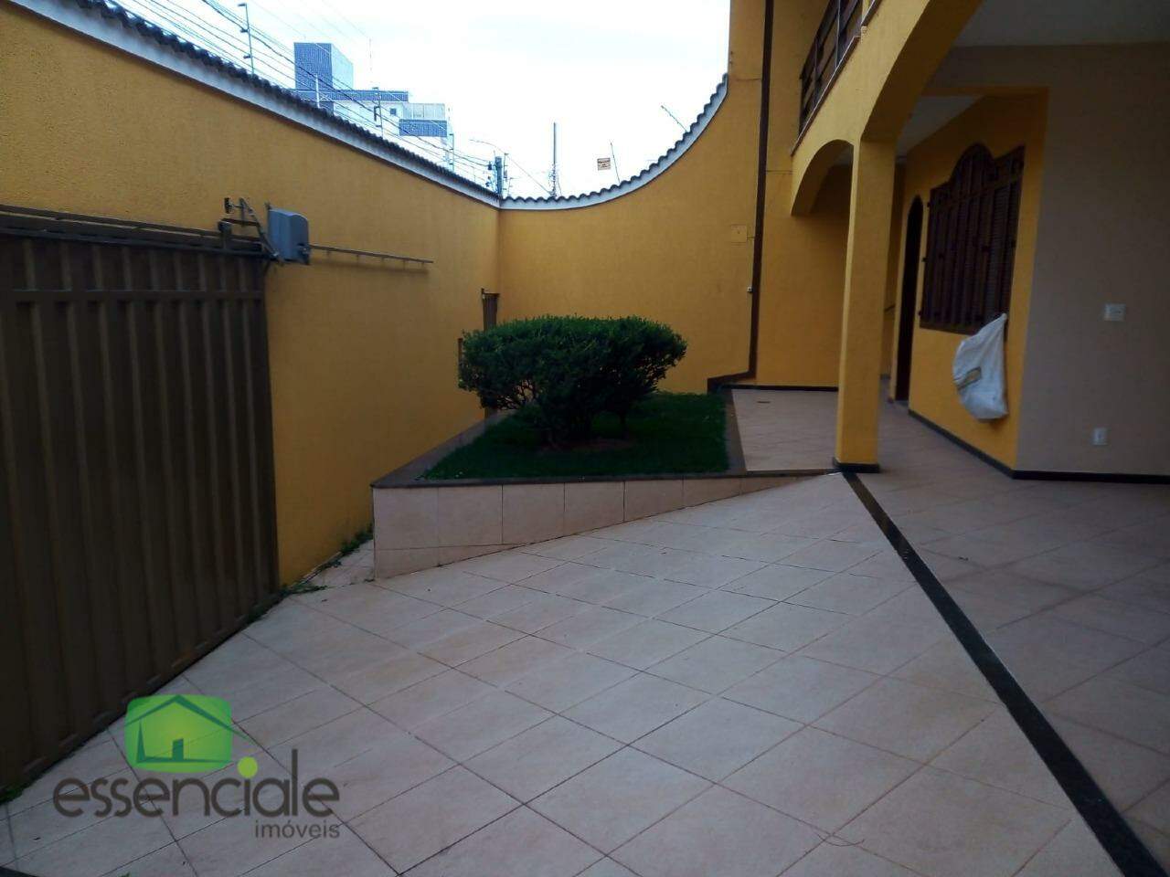 Alugo Casa 04 quartos 2 suítes Jardim Riacho das Pedras Contagem/MG R$ 6.700,00