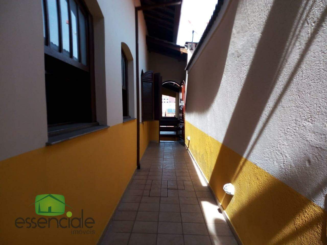 Alugo Casa 04 quartos 2 suítes Jardim Riacho das Pedras Contagem/MG R$ 6.700,00