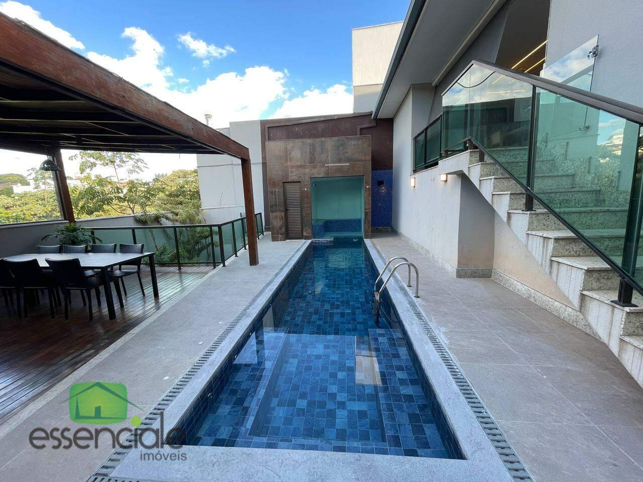 Casa de Luxo em Condomínio Estância Silveira – Porteira Fechada