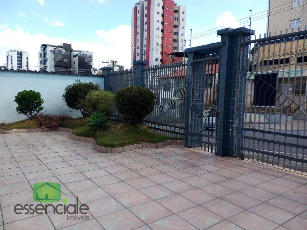 Alugo Casa Comercial Santa Cruz próximo a Av. João Cesar de Oliveira - R$ 4.000,00