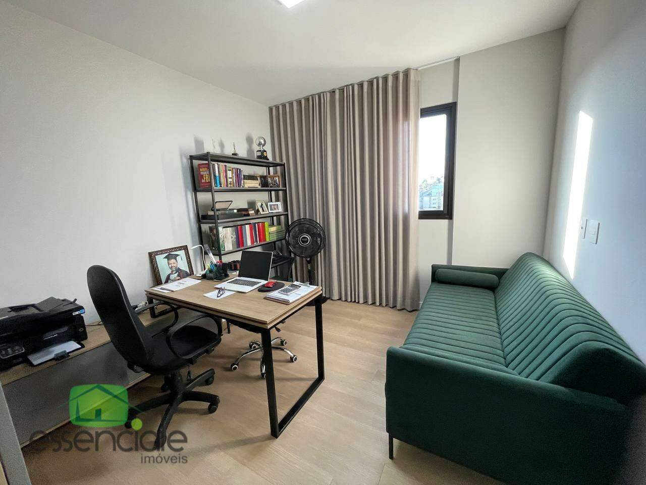 Apartamento 4 Quartos com Área Privativa no Centro de Contagem (Porteira Fechada)