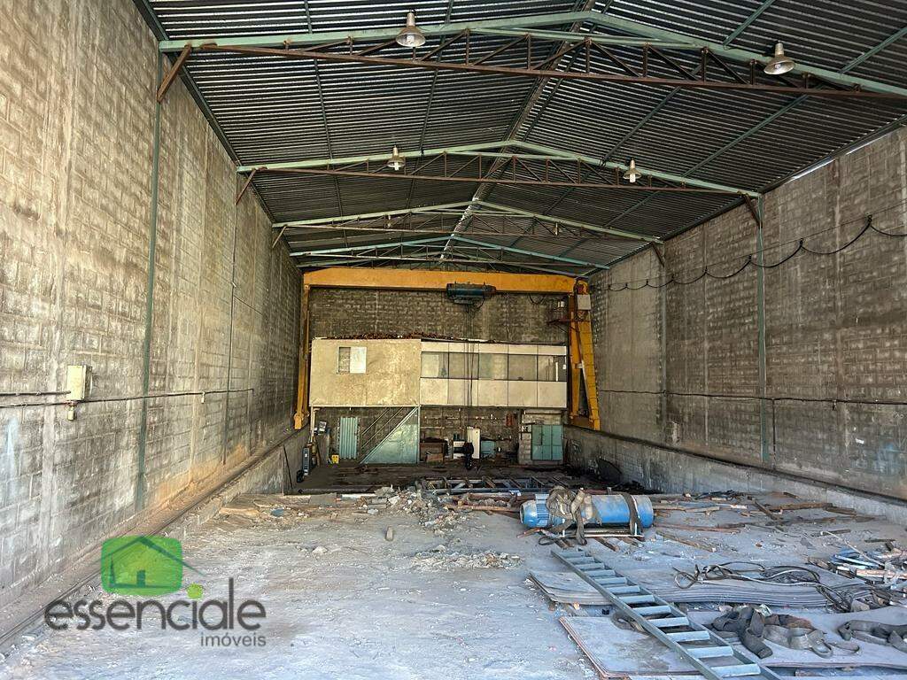 Alugo Galpão 360m² no Novo Riacho em Contagem/MG - R$ 15.000,00
