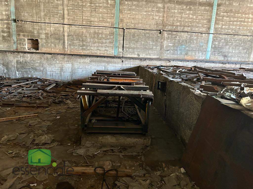 Alugo Galpão 360m² no Novo Riacho em Contagem/MG - R$ 15.000,00