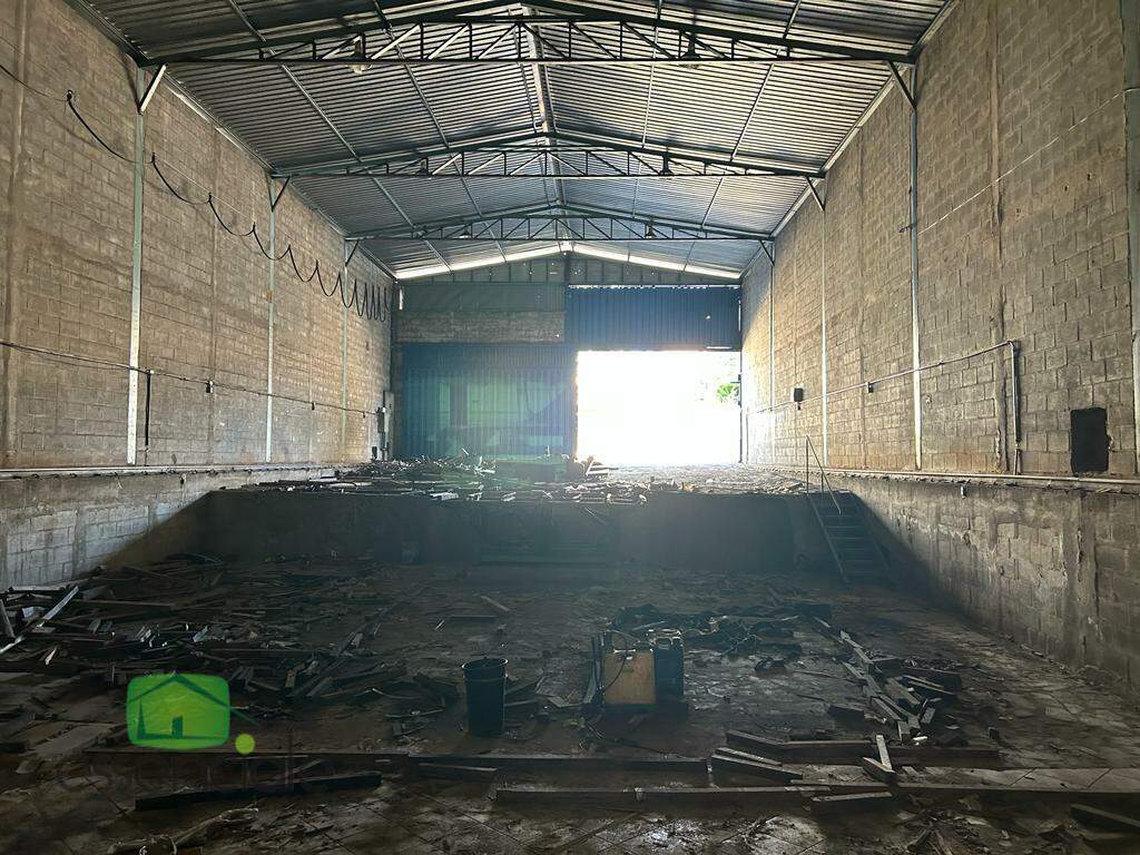 Alugo Galpão 360m² no Novo Riacho em Contagem/MG - R$ 15.000,00