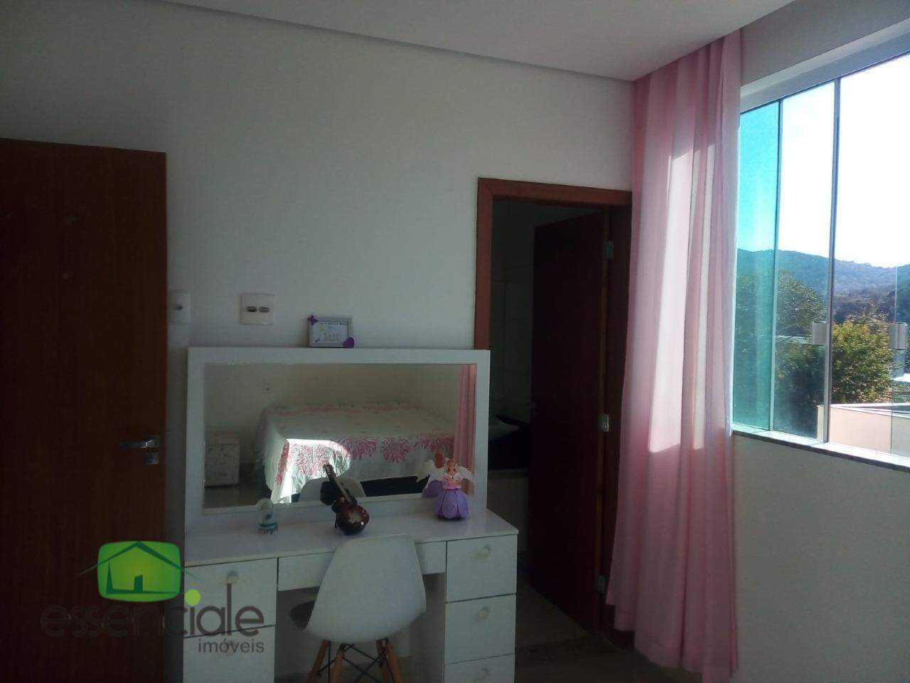 Casa em Condomínio Ouro Verde Betim/MG com 3 Suítes, Piscina e Área Gourmet
