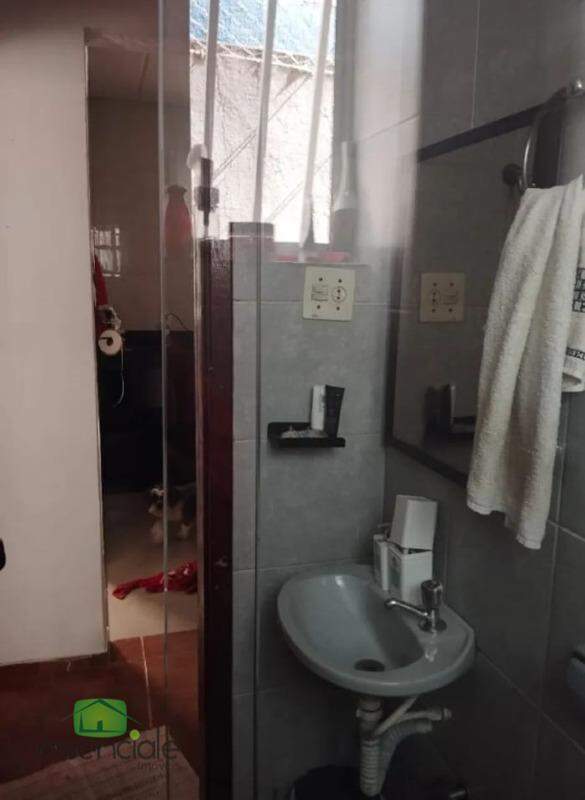 Apartamento com Área Privativa à Venda no Bairro Glória – 2 Quartos e 1 Vaga
