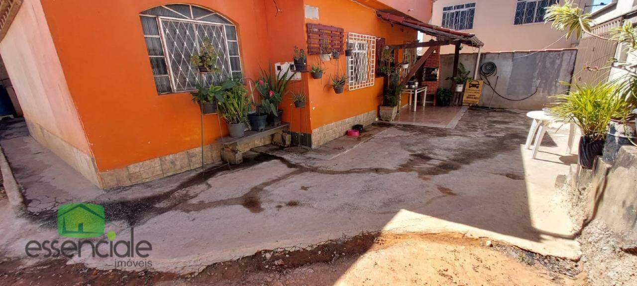 Casa com 2 moradias no bairro Califórnia – Ideal para morar e investir!