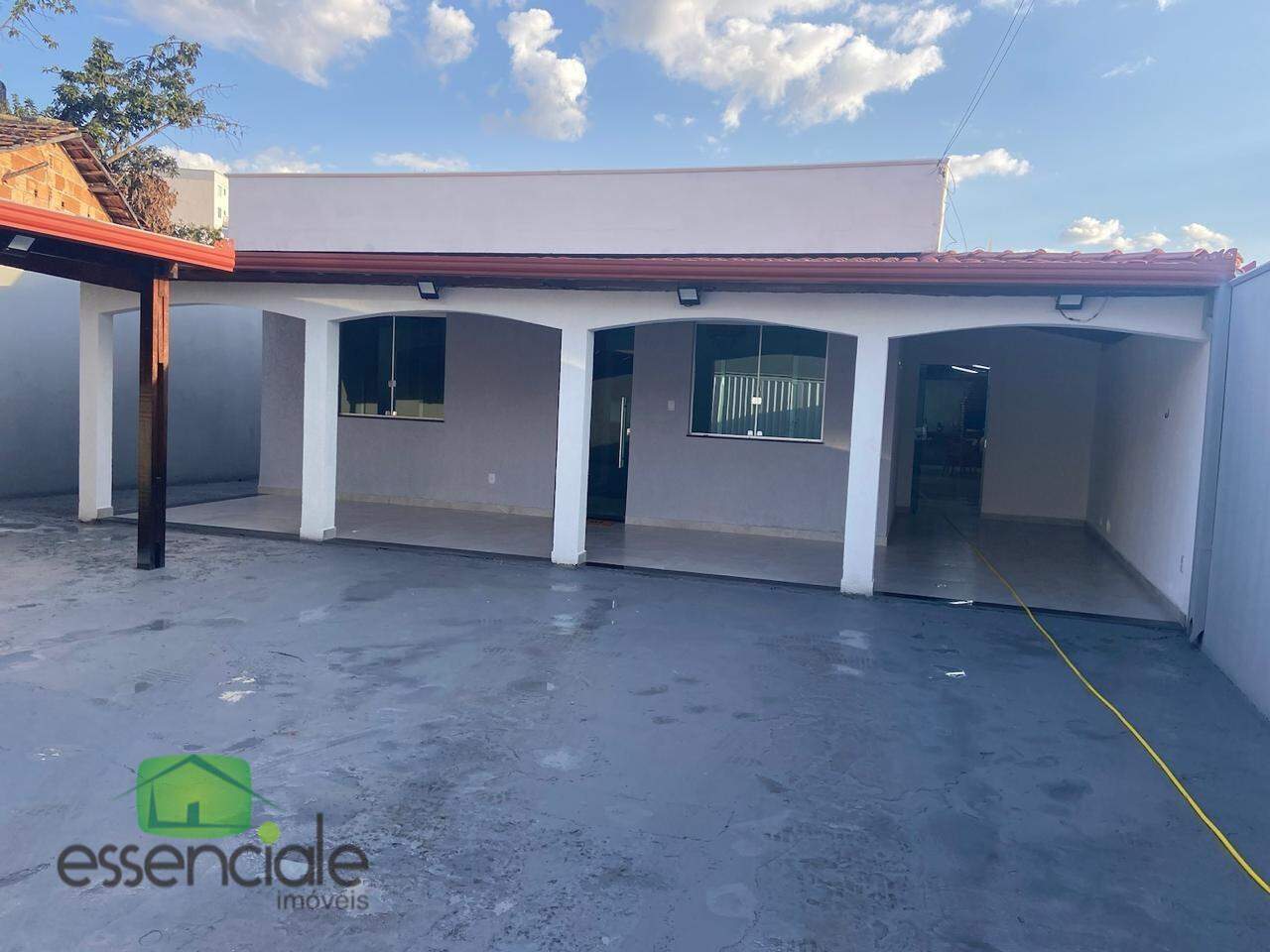 Casa plana com 3 quartos e suite no Bairro Retiro