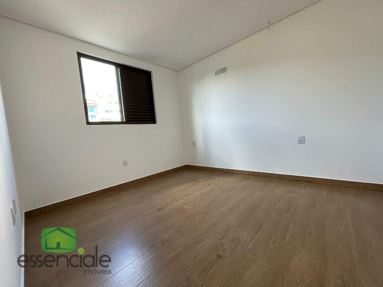 Cobertura 3 Quartos com 4 Vagas – Jardim Riacho das Pedras