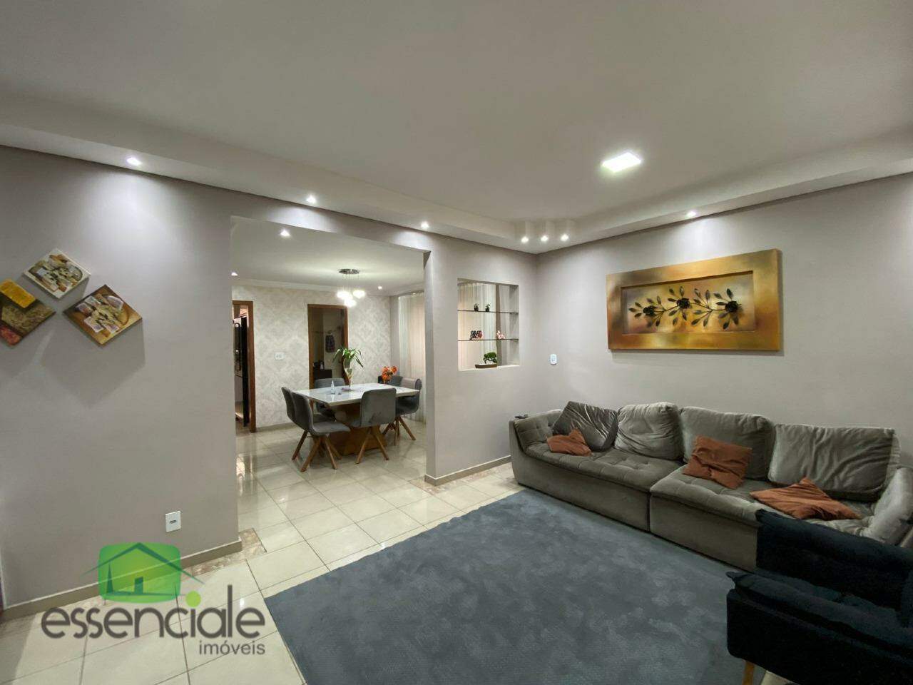 Casa com 3 Quartos, 210m² à venda 1.200.00 no Bairro Jardim Riacho das Pedras!