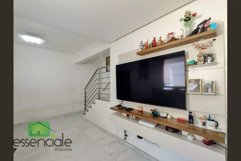 Casa à venda 3 quartos e 1 vaga com 306m² por R$850mil!