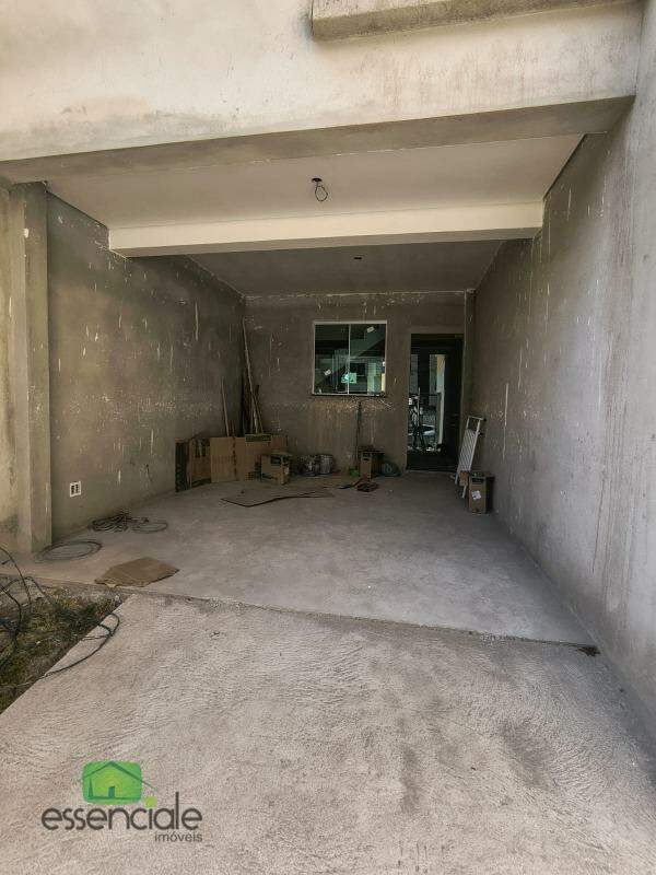 Casa à Venda no Bairro Duque de Caxias em Betim – 3 Quartos, Suíte e Quintal Amplo