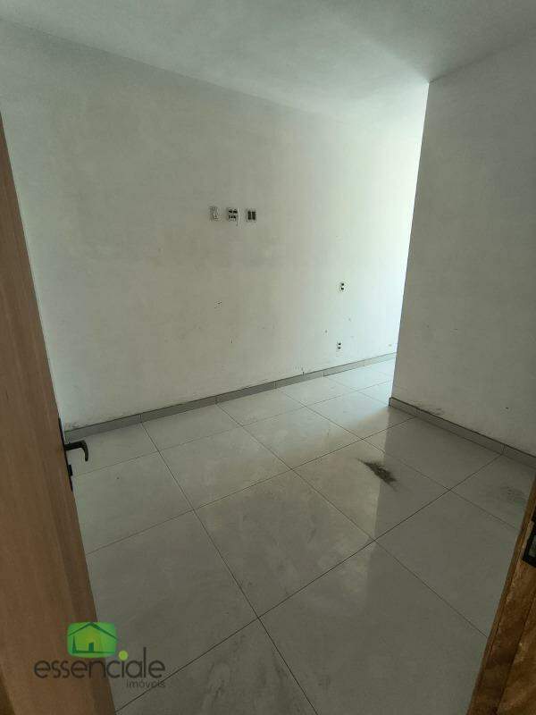 Casa à Venda no Bairro Duque de Caxias em Betim – 3 Quartos, Suíte e Quintal Amplo