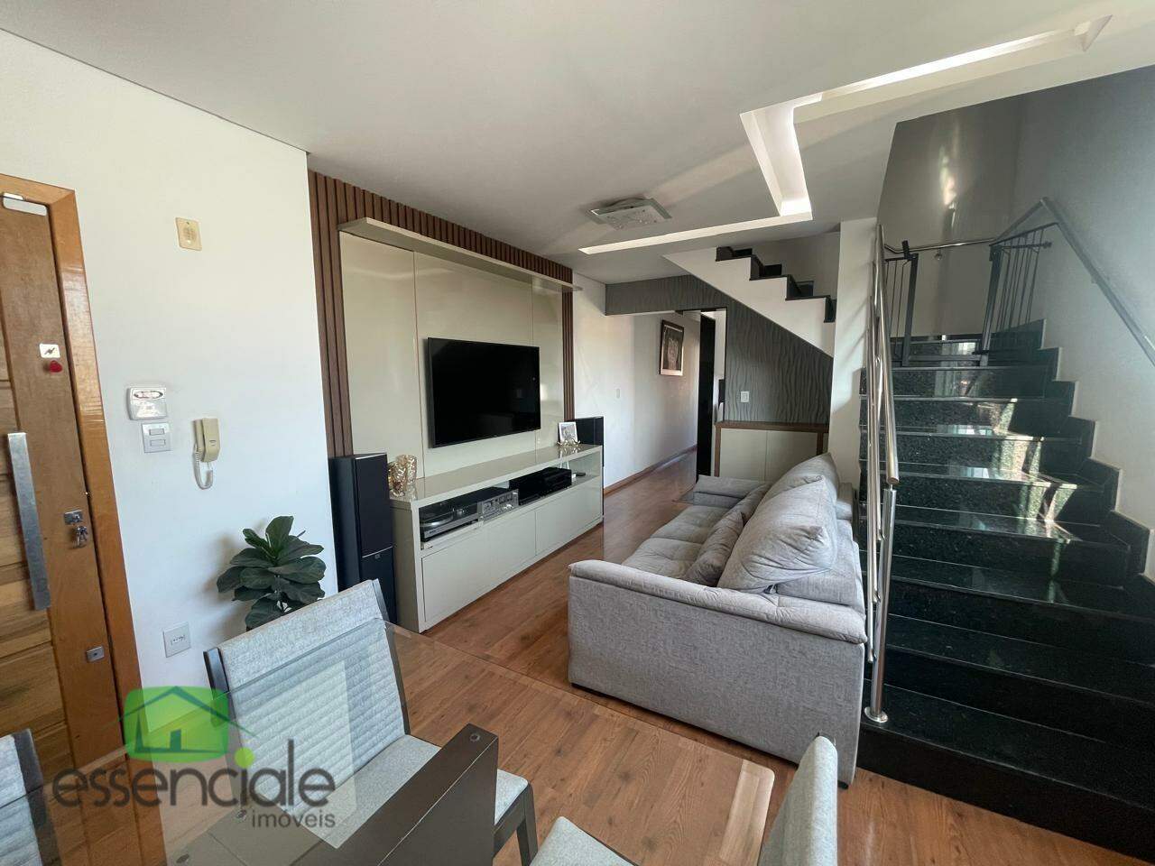 Cobertura á venda com 3 quartos, 1 suite no bairro Incofidentes por R$ 850mil