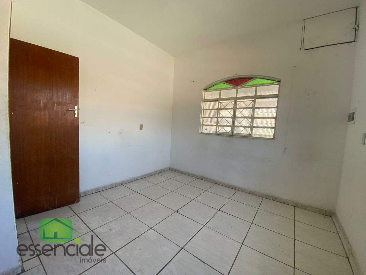 Casa com 5 moradias no fundo á venda no bairro Santa Cruz Industrial por R$870mil