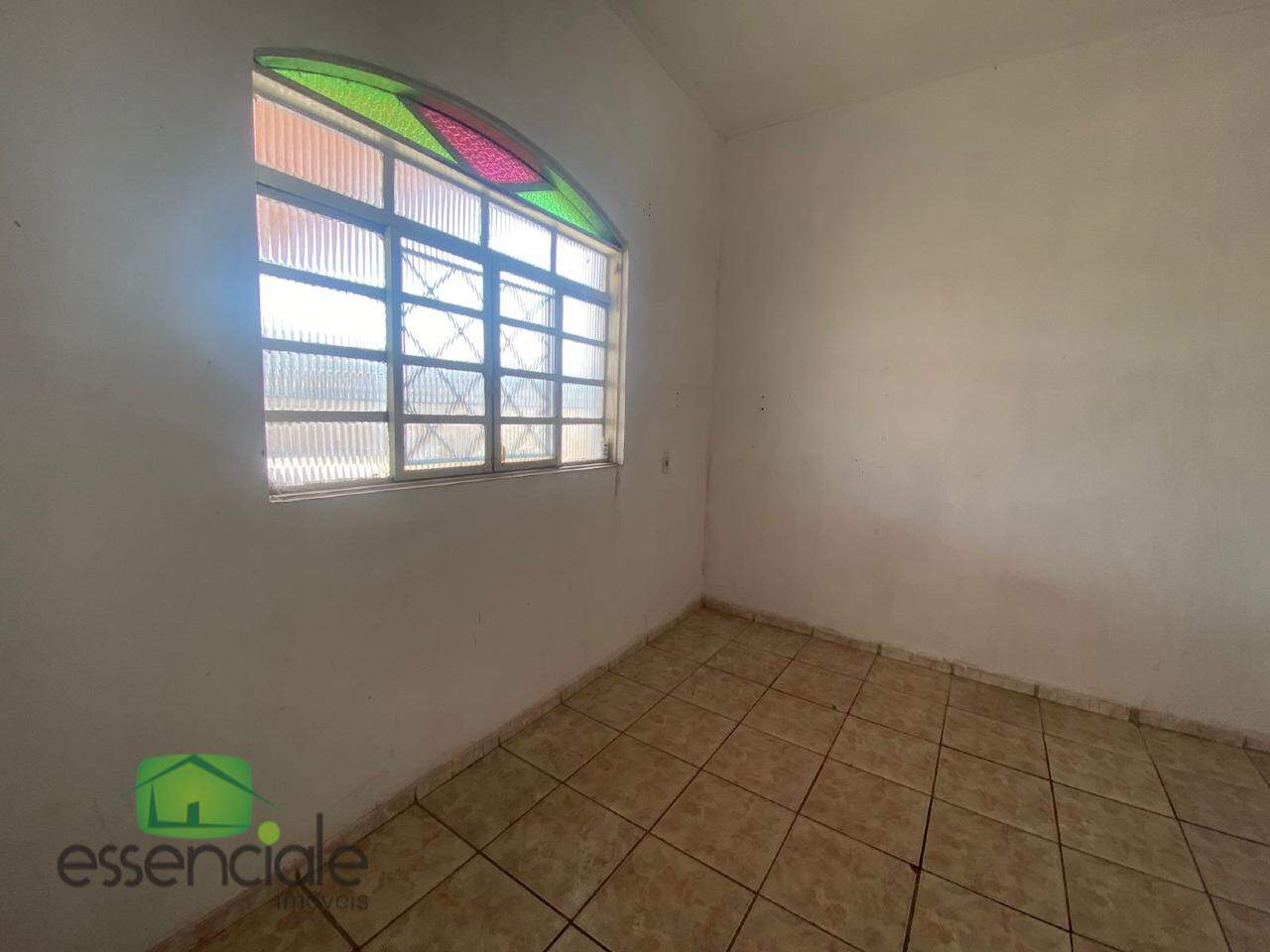 Casa com 5 moradias no fundo á venda no bairro Santa Cruz Industrial por R$870mil