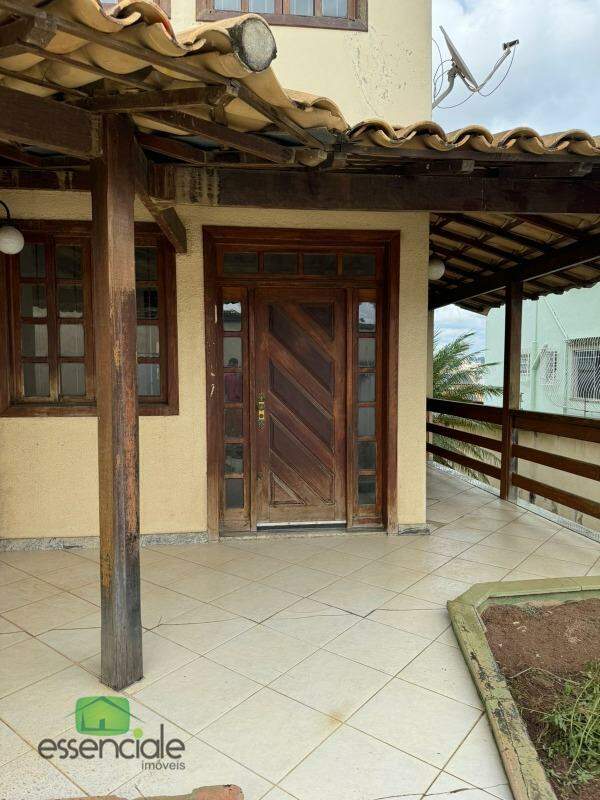 Casa à venda no bairro Três Barras, em Contagem - MG