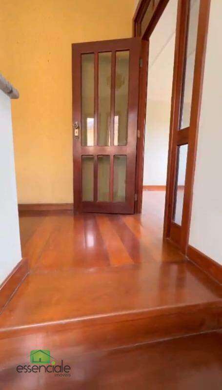 Casa à venda no bairro Três Barras, em Contagem - MG