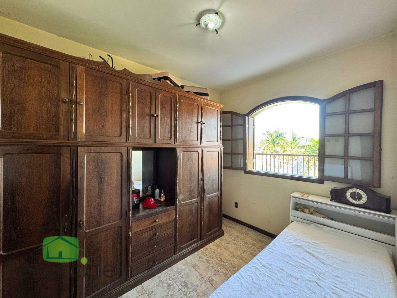 Alugo Casa 6 quartos, Suíte no Bairro Três Barras em Contagem/MG