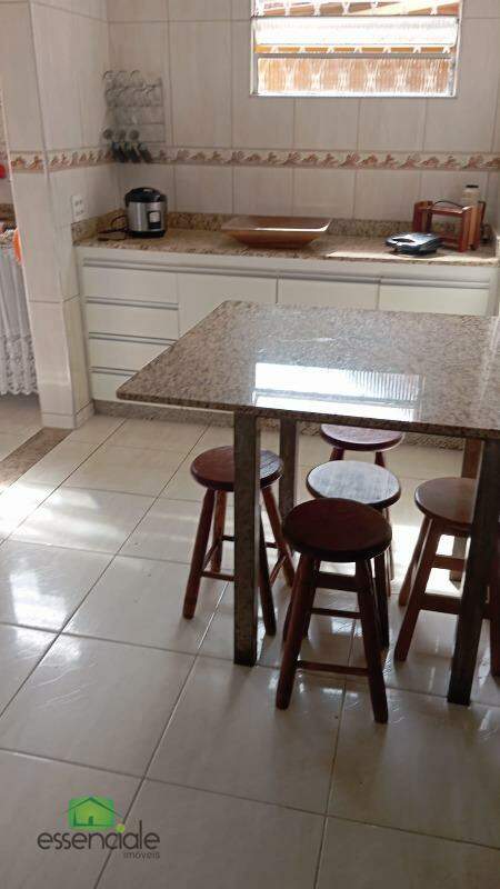 Apartamento com 3 quartos e área privativa no bairro Santa Cruz Industrial a venda por R$450mil