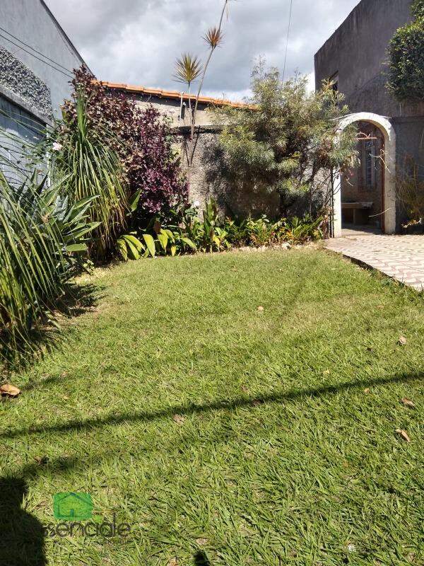 Casa Comercia / Residencial no Bairro Jardim Riacho das Pedras Contagem/MG