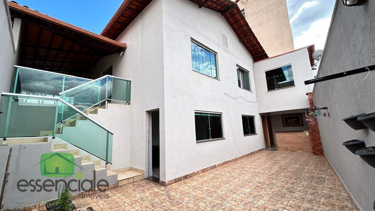 Casa à Venda no Novo Eldorado – 3 Quartos, 3 Vagas – Contagem/MG